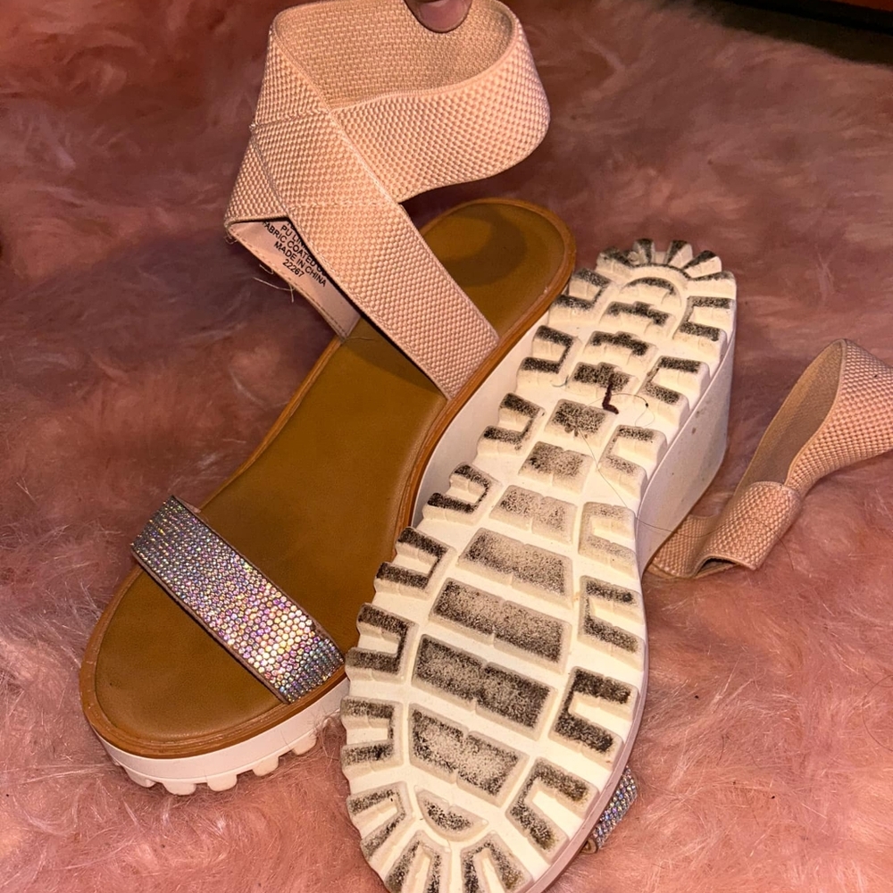 Heels - Picture 3 of 3